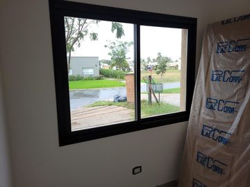 Santa Elena - excelente casa a estrenar en lote con vista a espacio verde