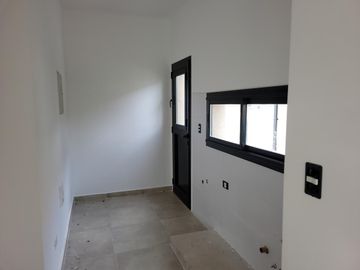 Santa Elena - excelente casa a estrenar en lote con vista a espacio verde