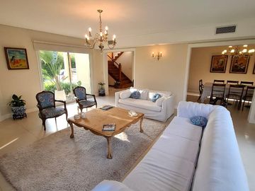 Vendo Casa en Buenos Aires Golf Club / Bella Vista