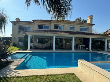 Vendo Casa en Buenos Aires Golf Club / Bella Vista