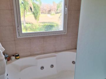 Vendo Casa en Buenos Aires Golf Club / Bella Vista