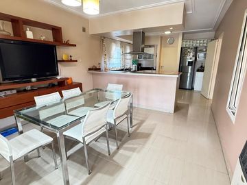 Importante casa de categoría de 4 dormitorios en VENTA en country Las Yungas, Yerba Buena