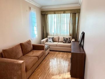 Importante casa de categoría de 4 dormitorios en VENTA en country Las Yungas, Yerba Buena