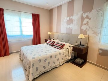 Importante casa de categoría de 4 dormitorios en VENTA en country Las Yungas, Yerba Buena