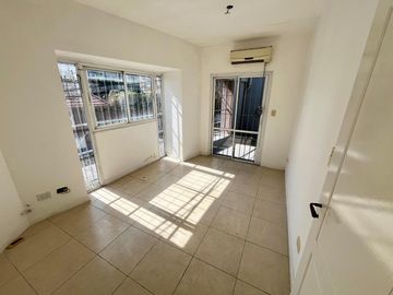 Venta PH 3 ambientes en Flores dos Terraza propia 2 baños completos