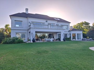 Casa a la venta en Buenos Aires Golf Club Bella Vista