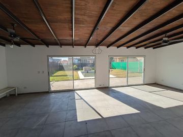 VENTA - Casa de 3 dormitorios en Tierra de Sueños III, Roldán.