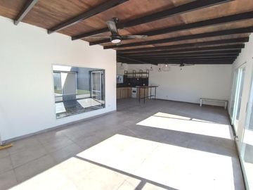VENTA - Casa de 3 dormitorios en Tierra de Sueños III, Roldán.