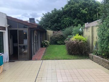 Casa en venta c/ cochera en Quilmes