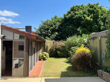 Casa en venta c/ cochera en Quilmes