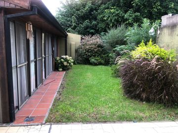 Casa en venta c/ cochera en Quilmes