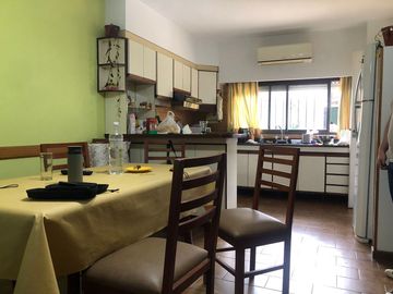 Casa en venta c/ cochera en Quilmes