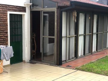 Casa en venta c/ cochera en Quilmes