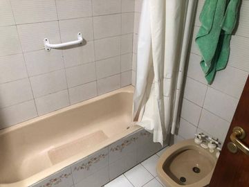 Casa en venta c/ cochera en Quilmes