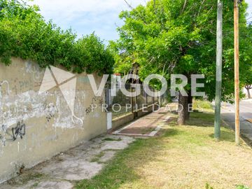 Casa en venta c/ cochera en Lomas de Zamora