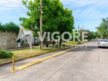 Casa en venta c/ cochera en Lomas de Zamora