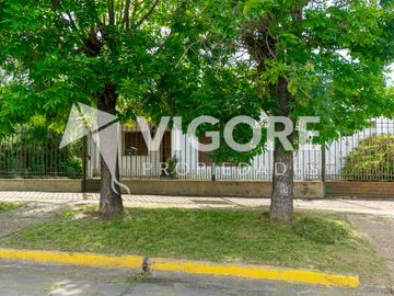 Casa en venta c/ cochera en Lomas de Zamora