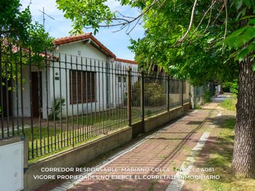 Casa en venta c/ cochera en Lomas de Zamora