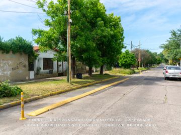 Casa en venta c/ cochera en Lomas de Zamora