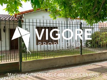 Casa en venta c/ cochera en Lomas de Zamora