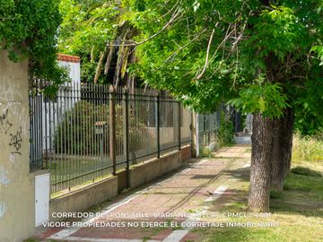 Casa en venta c/ cochera en Lomas de Zamora