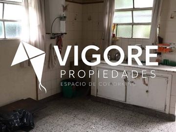 Casa en venta c/ cochera en Lomas de Zamora