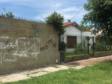 Casa en venta c/ cochera en Lomas de Zamora
