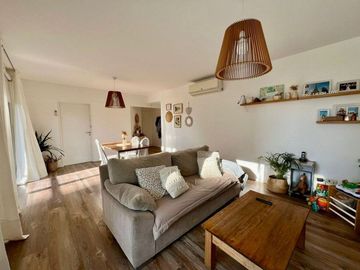 VENTA DEPTO 4 AMB C/2 COCHERAS -  CASTELAR