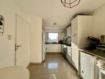 VENTA DEPTO 4 AMB C/2 COCHERAS -  CASTELAR