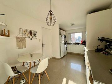 VENTA DEPTO 4 AMB C/2 COCHERAS -  CASTELAR