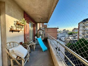 VENTA DEPTO 4 AMB C/2 COCHERAS -  CASTELAR