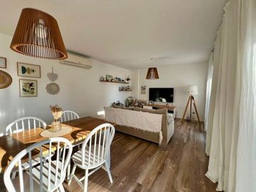 VENTA DEPTO 4 AMB C/2 COCHERAS -  CASTELAR