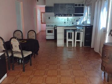 VENTA CASA CON DEPARTAMENTO GODOY CRUZ