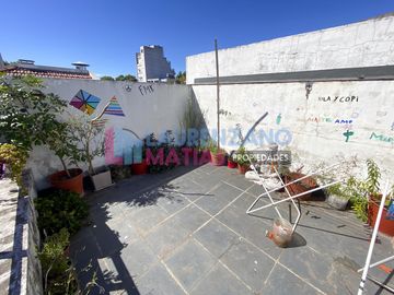DEPARTAMENTO 2 AMBIENTES CON BALCON Y TERRAZA PROPIA - MONTE CASTRO