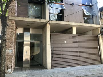 Departamento en venta con cochera zona facultades de Medicina y UCA Rosario Apto Credito Pje Zavalla