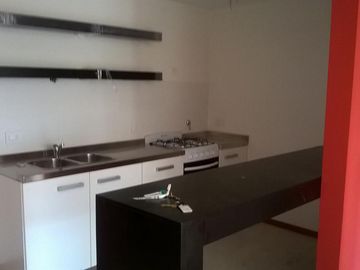 Departamento en venta con cochera zona facultades de Medicina y UCA Rosario Apto Credito Pje Zavalla