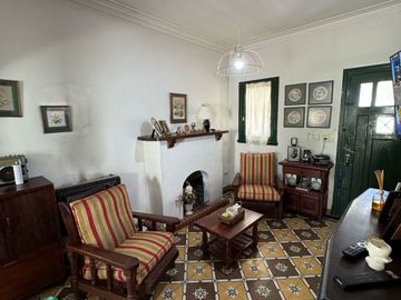 Casa quinta en venta de 3 ambientes de 2500 metros de lote.