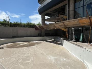 Departamento 4 ambientes con dependencia en L´avenue Libertador con vista al hipodromo