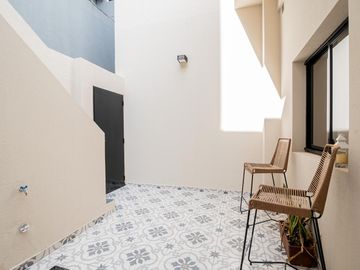 Venta PH 3 ambientes con patio y terraza reciclado a nuevo integramente