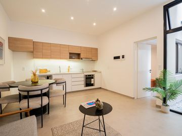 Venta PH 3 ambientes con patio y terraza reciclado a nuevo integramente