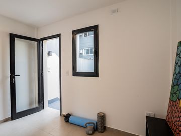 Venta PH 3 ambientes con patio y terraza reciclado a nuevo integramente