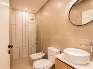 Venta PH 3 ambientes con patio y terraza reciclado a nuevo integramente