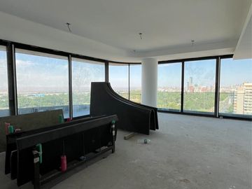 Departamento 4 ambientes con dependencia en L´avenue Libertador con vista al Polo