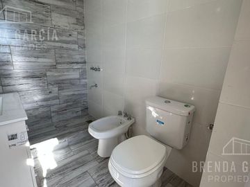 Casa en Dos Plantas En Venta En Colon Entre Ríos.