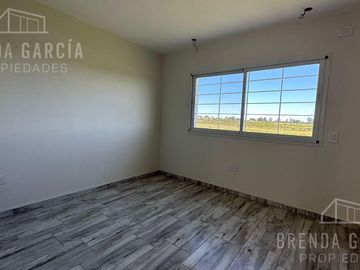 Casa en Dos Plantas En Venta En Colon Entre Ríos.