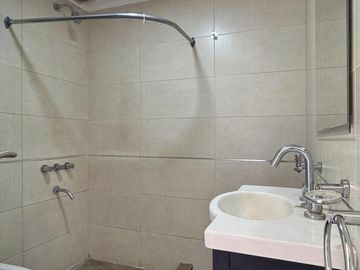 Venta de PH 3 amb con cochera fija - Zona Juan B Justo