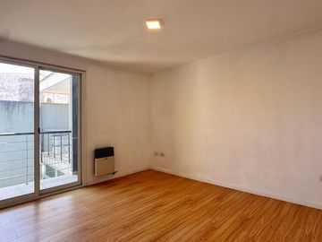 Venta de PH 3 amb con cochera fija - Zona Juan B Justo