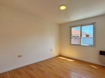 Venta de PH 3 amb con cochera fija - Zona Juan B Justo