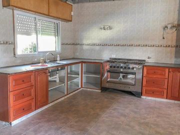 CASA QUINTA EN GLORIA DE LA PELEGRINA