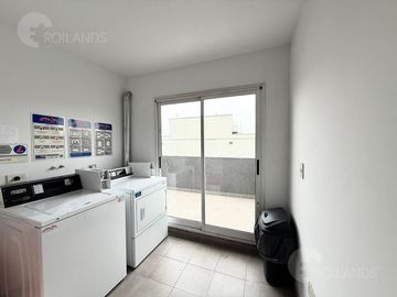 Venta Departamento monoambiente balcón Flores